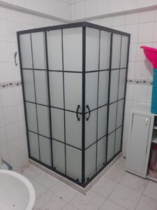 Kareli Duşakabin